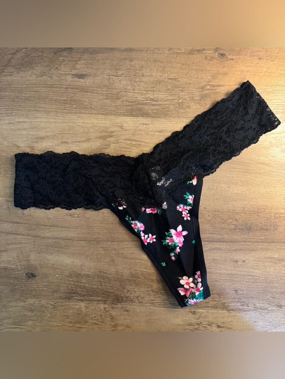 NWT Victoria’s Secret Lace Thong